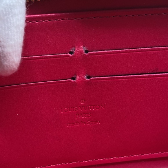 EUC Louis Vuitton vernis IKAT long zip wallet, GORGEOUS! AUTHENTICATED B… - Picture 16 of 16